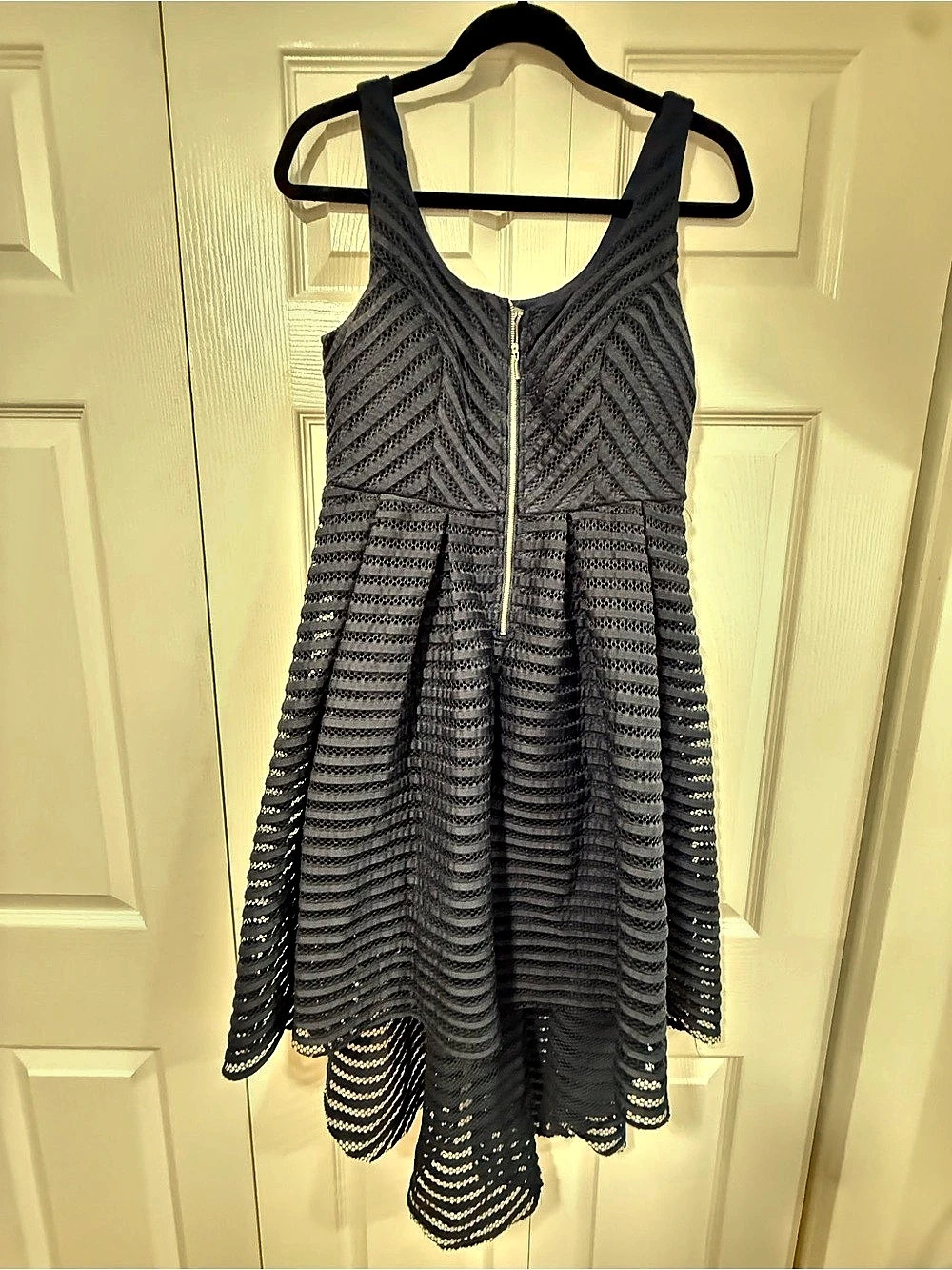 Venus Geometric Midi Dress in Navy Size 8 Like New